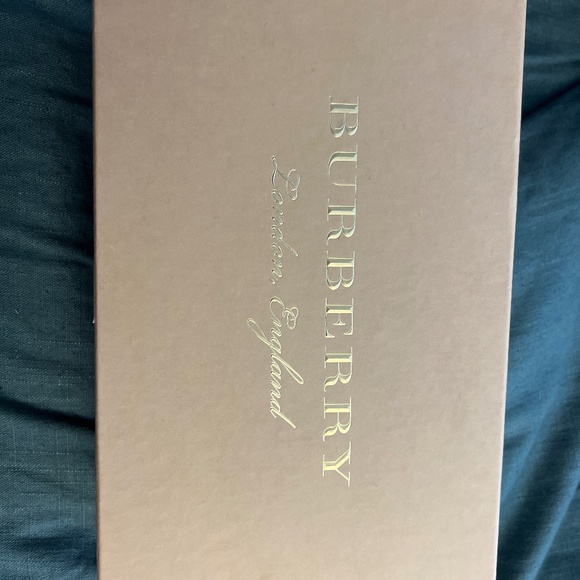 Burberry slides - Picture 1 of 5